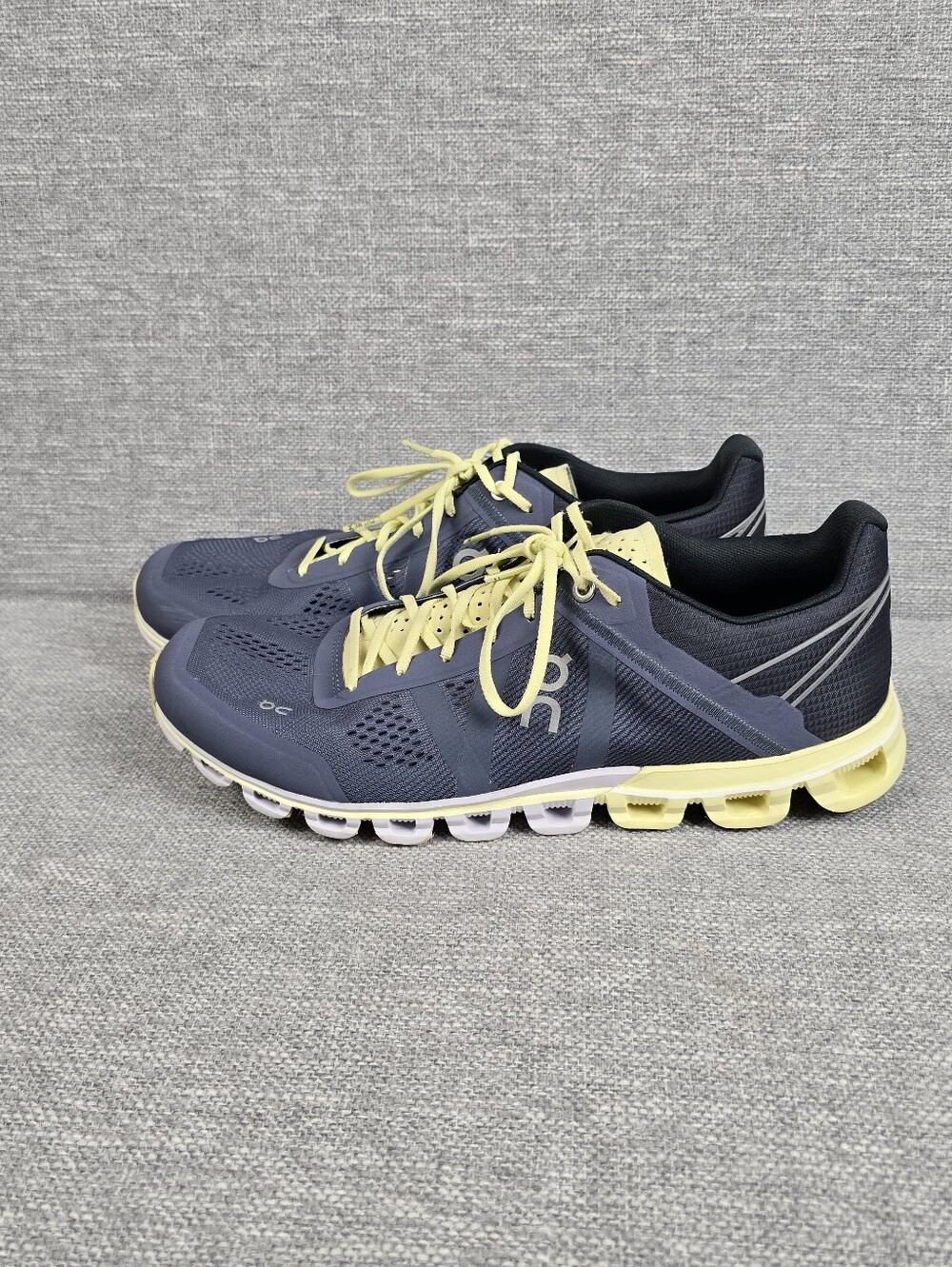 ON Running Cloudflow Running Shoes, Smoke/Limelight Color Womens Sz 11
